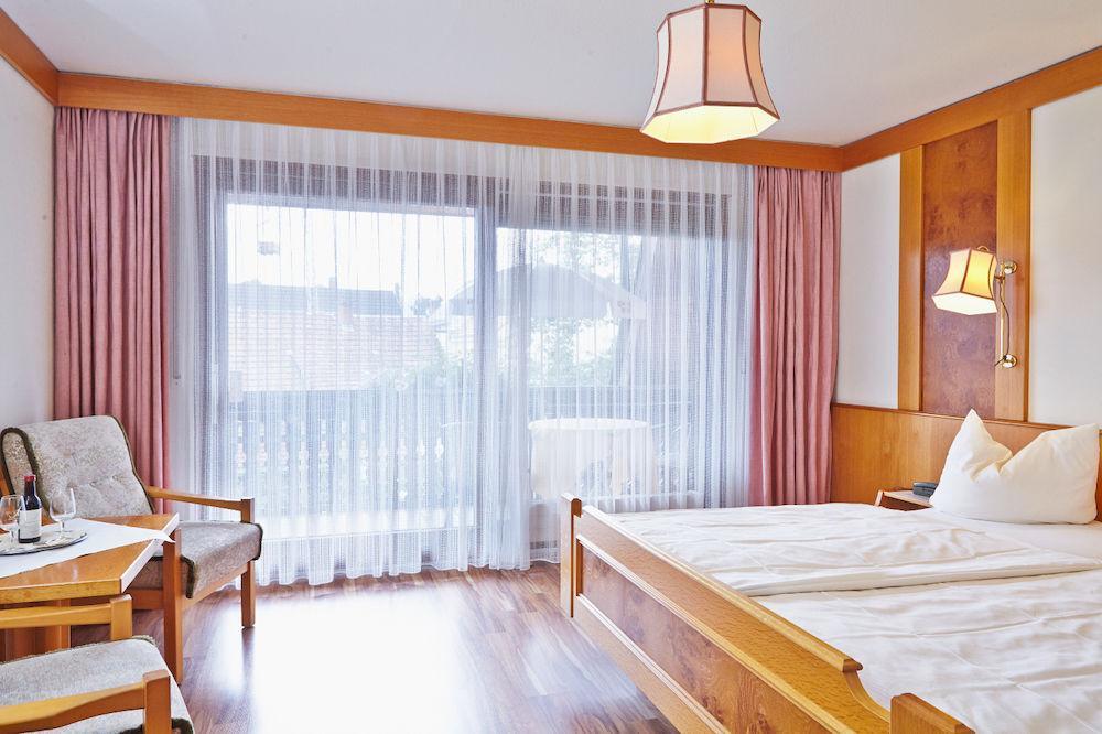 Ringhotel Garni Pflug โอเบอร์เคียร์ช ภายนอก รูปภาพ