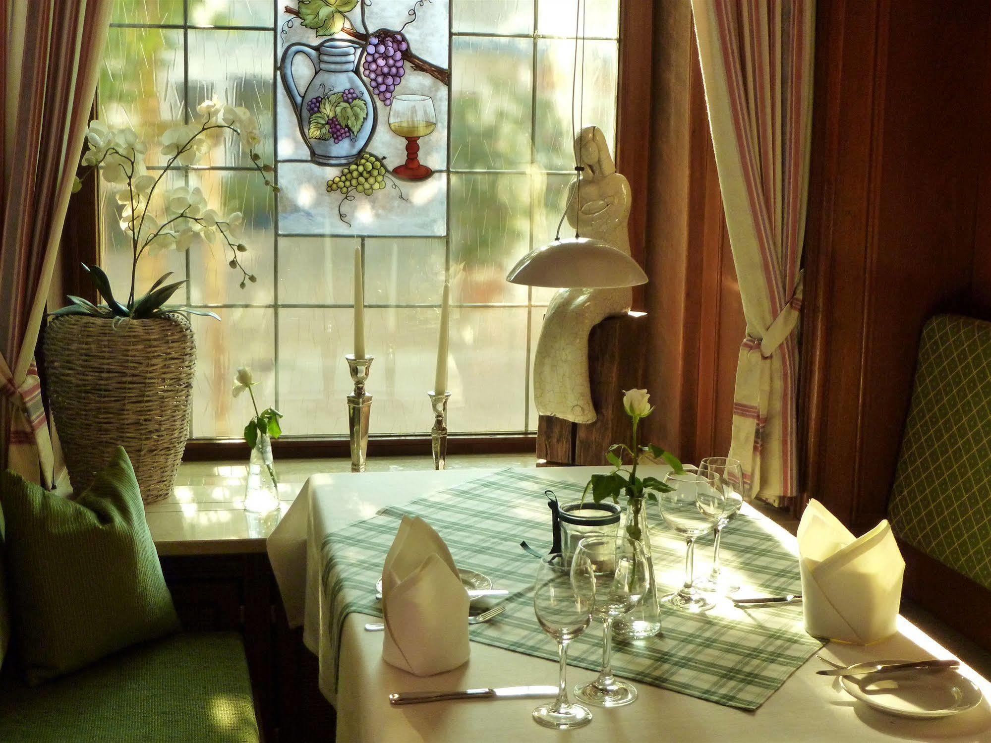 Ringhotel Garni Pflug โอเบอร์เคียร์ช ภายนอก รูปภาพ