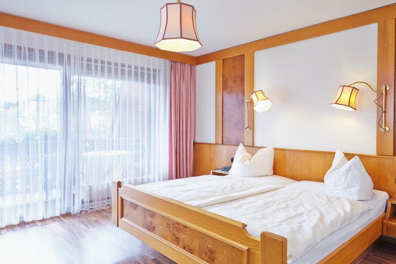 Ringhotel Garni Pflug โอเบอร์เคียร์ช ภายนอก รูปภาพ
