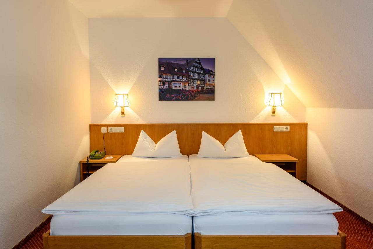 Ringhotel Garni Pflug โอเบอร์เคียร์ช ภายนอก รูปภาพ