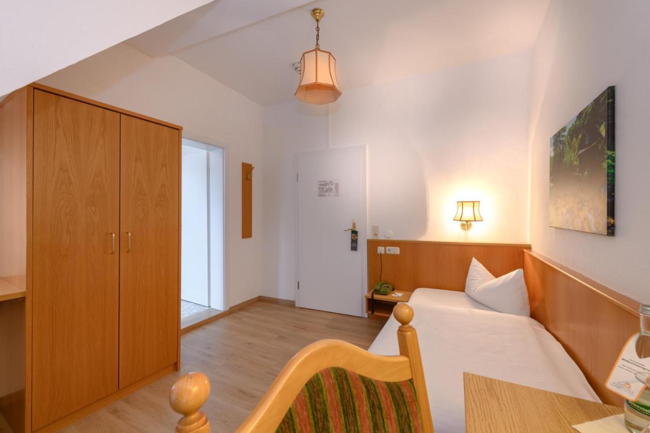 Ringhotel Garni Pflug โอเบอร์เคียร์ช ภายนอก รูปภาพ