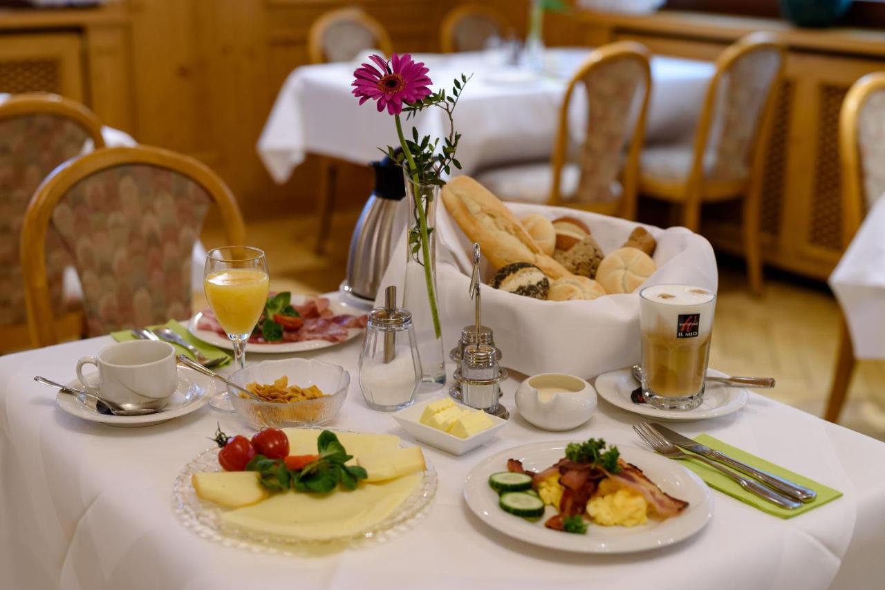 Ringhotel Garni Pflug โอเบอร์เคียร์ช ภายนอก รูปภาพ