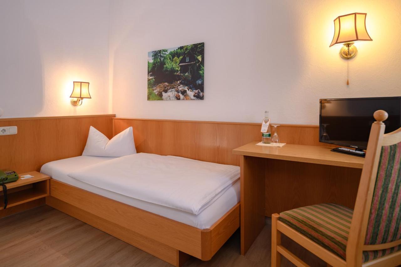 Ringhotel Garni Pflug โอเบอร์เคียร์ช ภายนอก รูปภาพ