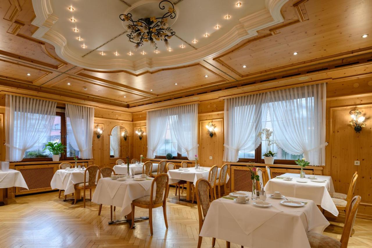Ringhotel Garni Pflug โอเบอร์เคียร์ช ภายนอก รูปภาพ